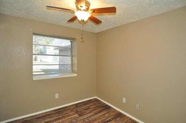 Building Photo - 5418 Heronwood Dr