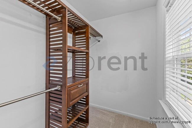 Building Photo - 8730 Fieldgate Dr