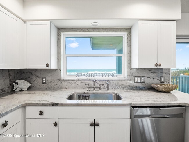 Building Photo - 4995 S Hwy A1A