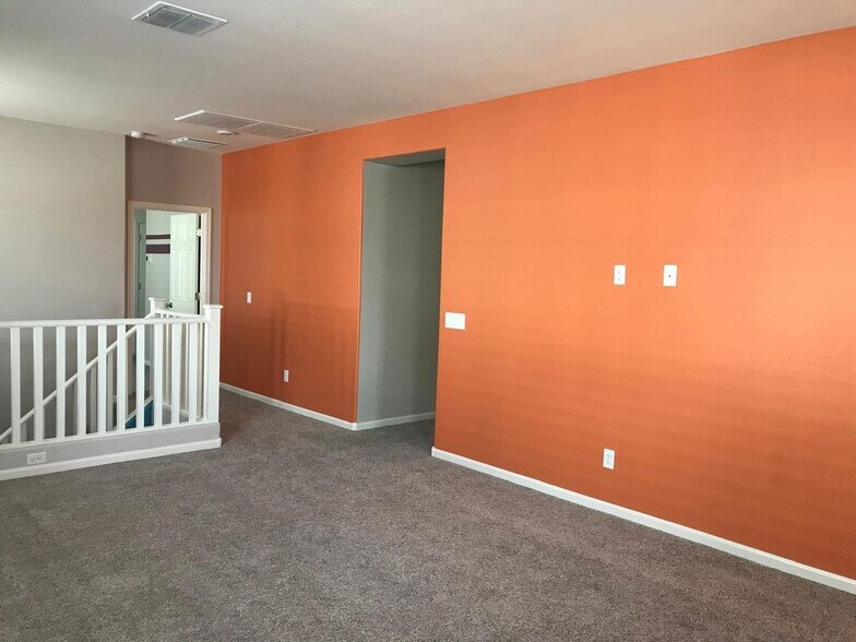 Building Photo - 5407 W Desert Hollow Dr