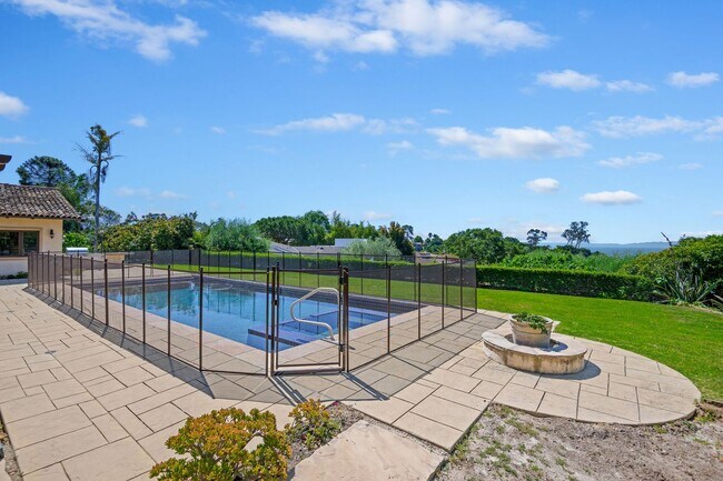 Building Photo - Montecito Property with a View and a Pool ...