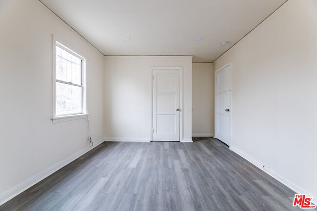 Building Photo - 138 W 82nd St