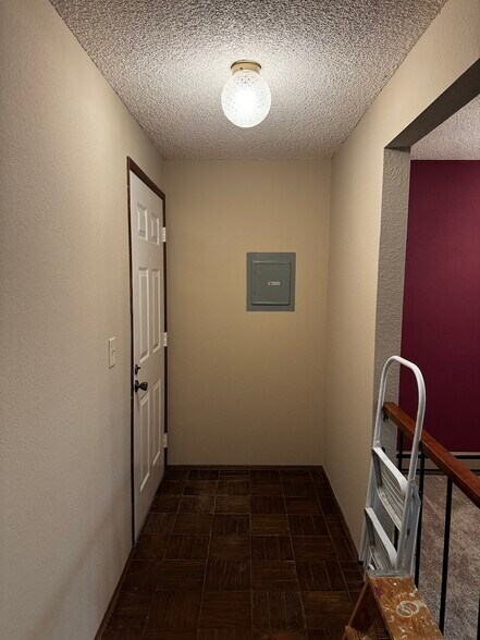 Building Photo - 820 Cady Rd