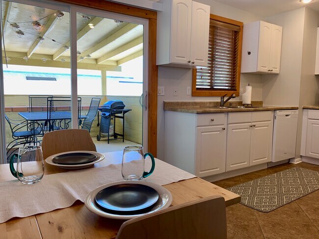 Building Photo - 6186 Chia Ave