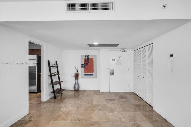 Building Photo - 5101 Collins Ave