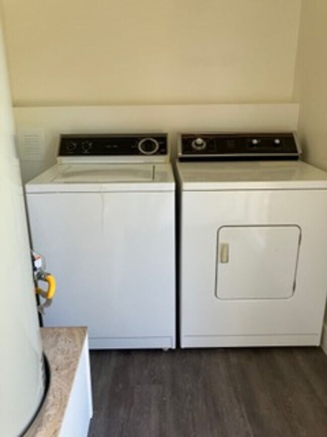 Building Photo - $300 OFF FIRST MONTH | Beautifully Renovated 3BR in Midtown Fort Collins