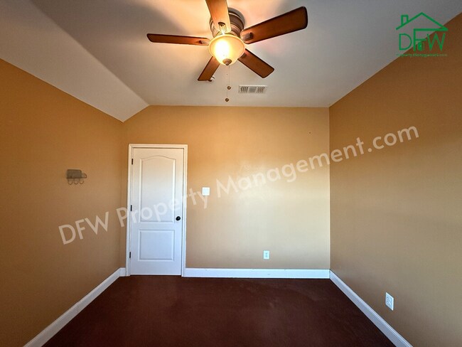 Building Photo - Beautiful 4 Bedroom 2.5 Bathroom Home for Lease in Grand Prairie, TX