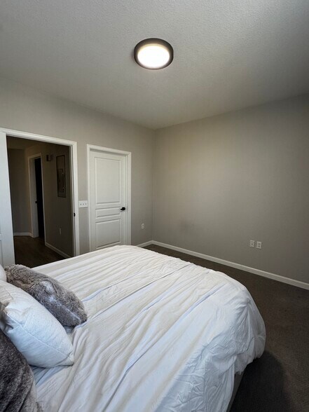 Building Photo - 10351 W Girton Dr