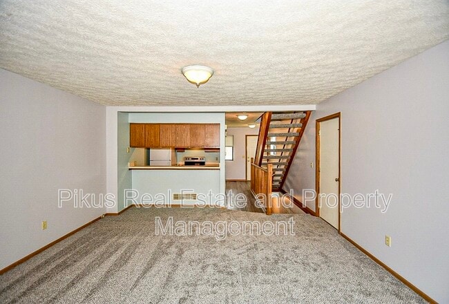 Building Photo - 2008 Redwing Dr
