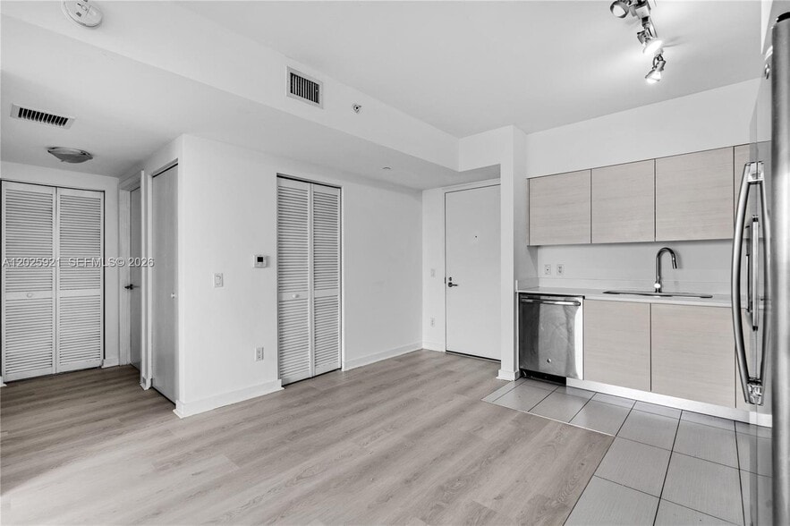 Building Photo - 4250 Biscayne Blvd