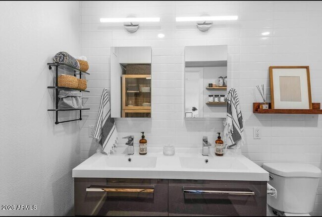 Building Photo - 2929 N 39th St