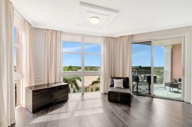 Building Photo - 804 E Windward Way