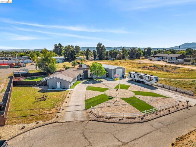 Building Photo - 59 Old Stagecoach Rd