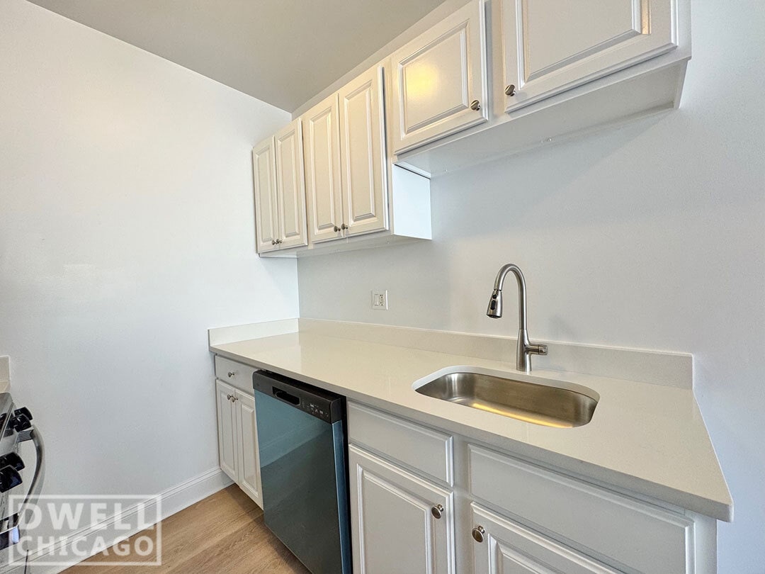 Building Photo - 2606 N Kimball Ave