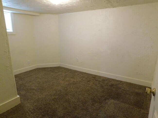 Building Photo - 516 S 900 W