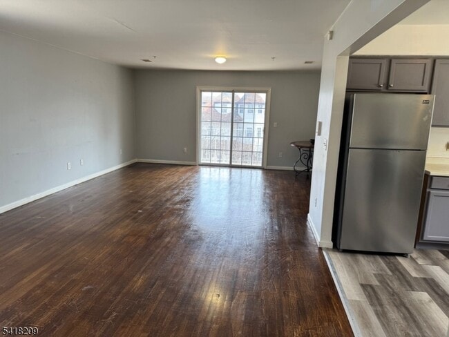 Building Photo - 39 Hedden Terrace