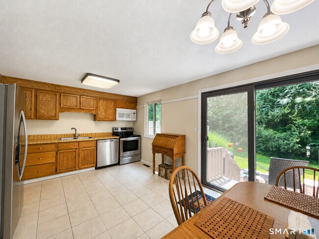 Building Photo - 40 Conestoga Way