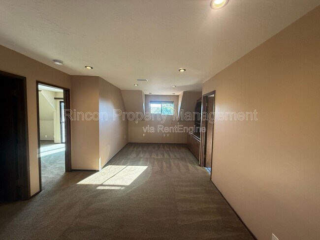 Building Photo - 408 Galvin Cir