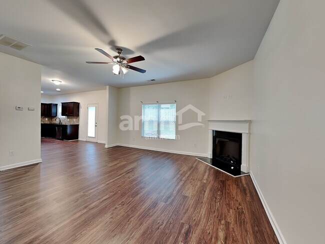 Building Photo - 2311 Foxy Dr