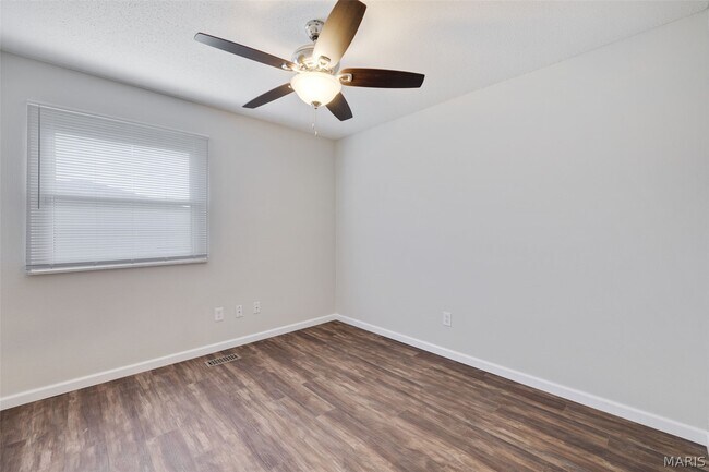 Building Photo - 4649 McIlroy Dr