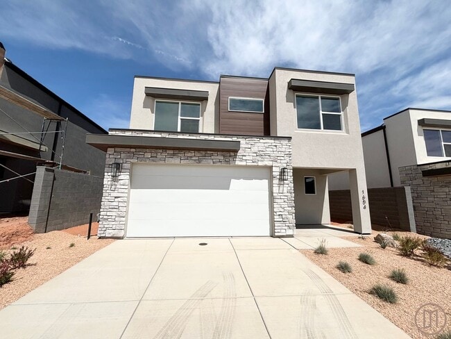 Building Photo - LIKE NEW Home in Long Valley!