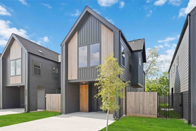 Building Photo - 8006 Sunbury St