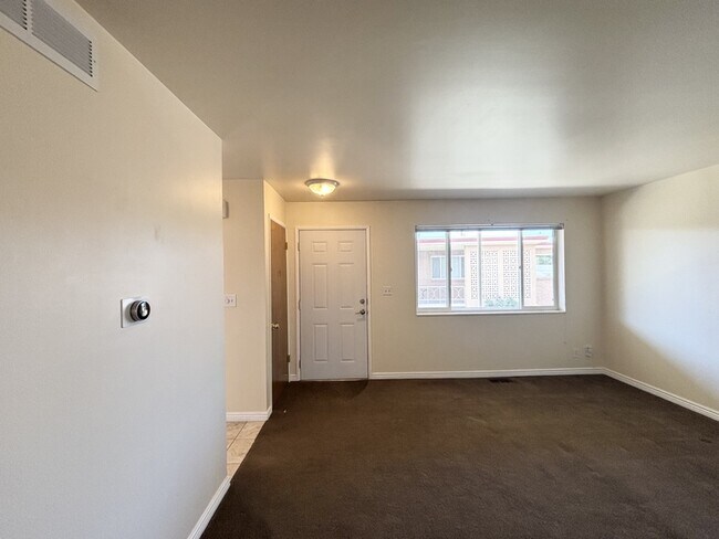 Building Photo - 2035 E 2700 S