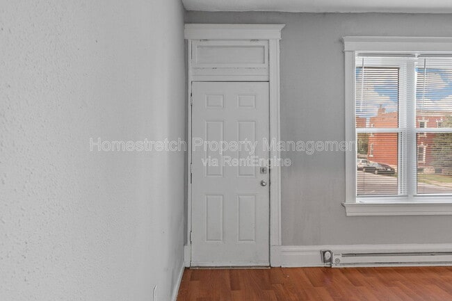 Building Photo - 2732 Utah St