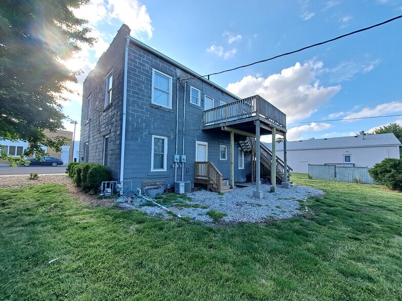 Building Photo - 205 S 2nd St