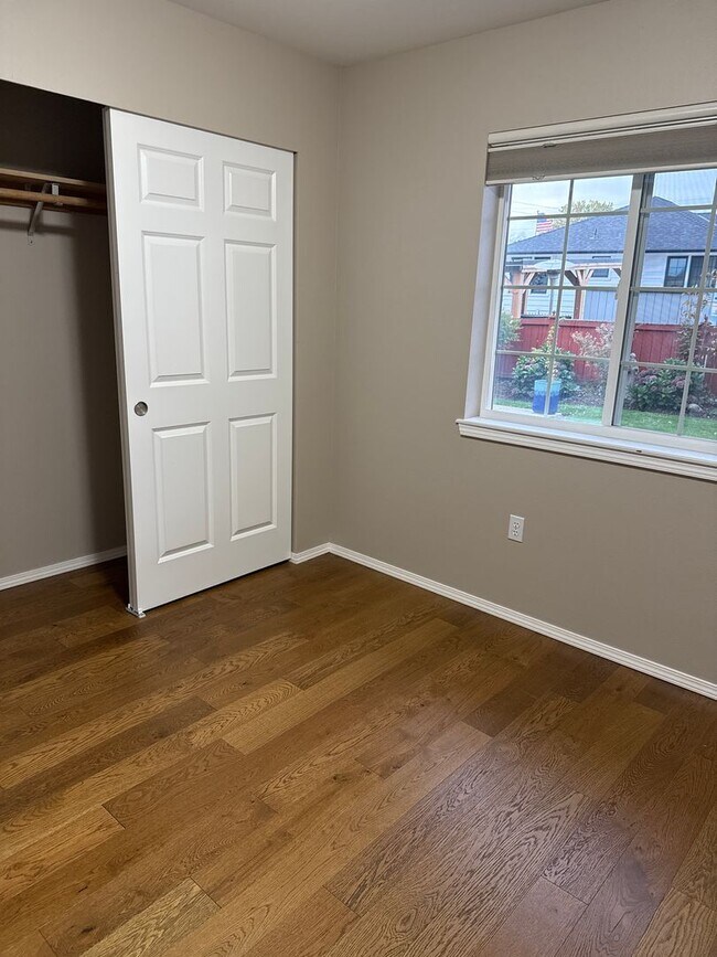 Building Photo - Great 55+ Condo