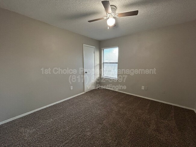 Building Photo - 6320 Holiday Ln