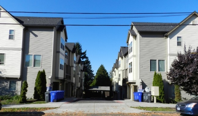 Primary Photo - 2955 SE 92nd Ave