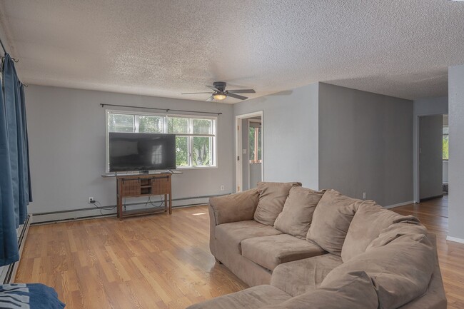 Building Photo - 812 Andrew St