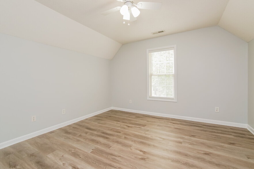 Building Photo - 108 Acropolis Pl