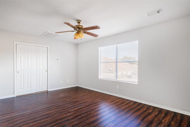 Building Photo - 15410 Fir Woods Ln