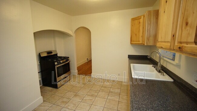 Building Photo - 3717 S Cherokee St