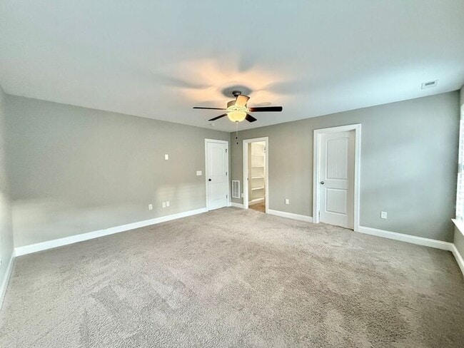 Building Photo - 1019 Monmouth Loop