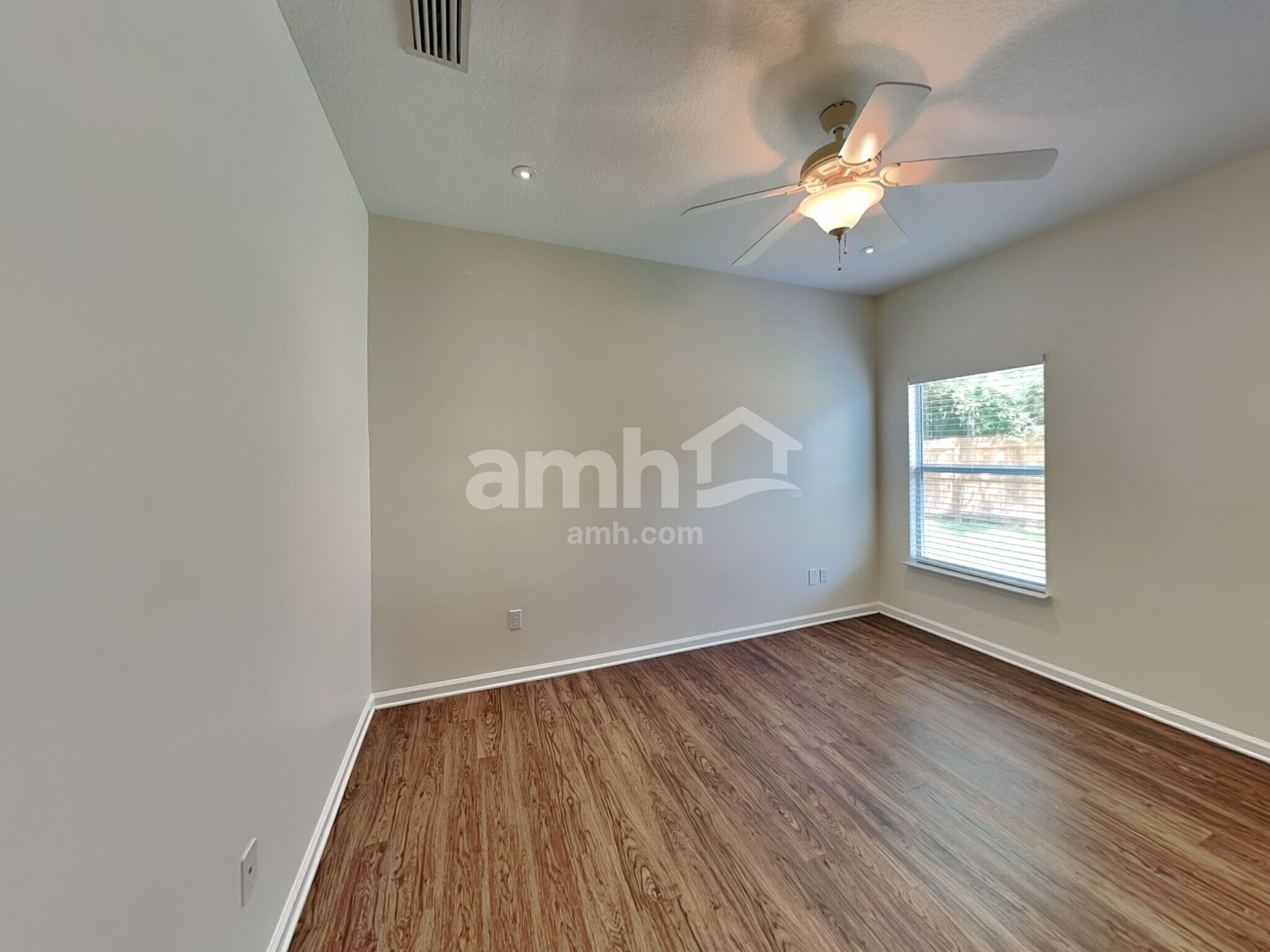 Building Photo - 1347 Ivyhedge Ave