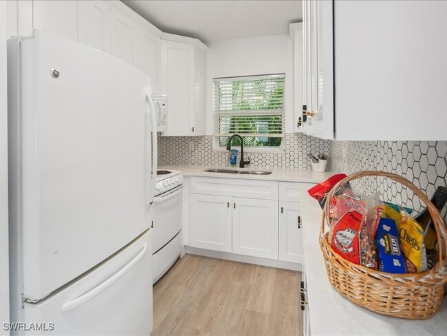 Building Photo - 530 4th Ave S