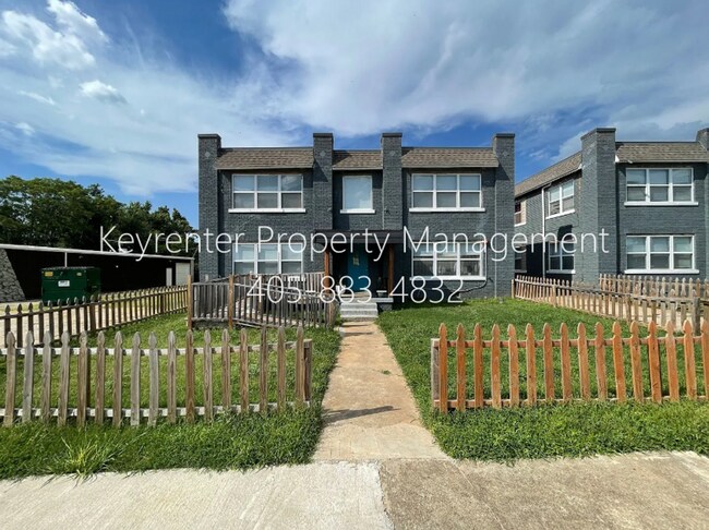 Building Photo - Bright & Stylish 2-Bedroom Close to the Plaza District