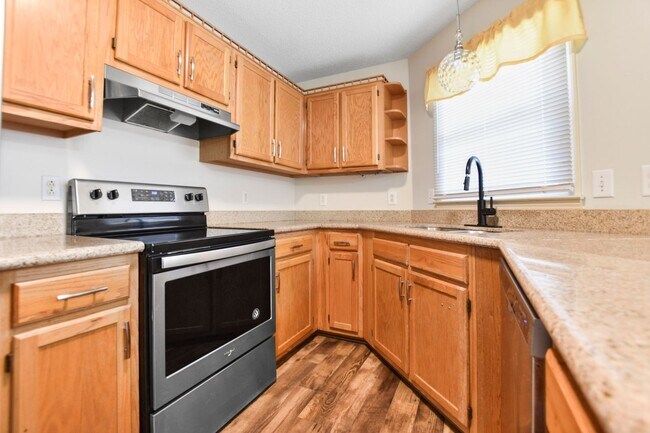 Building Photo - 2903 Sarah Beth Ct