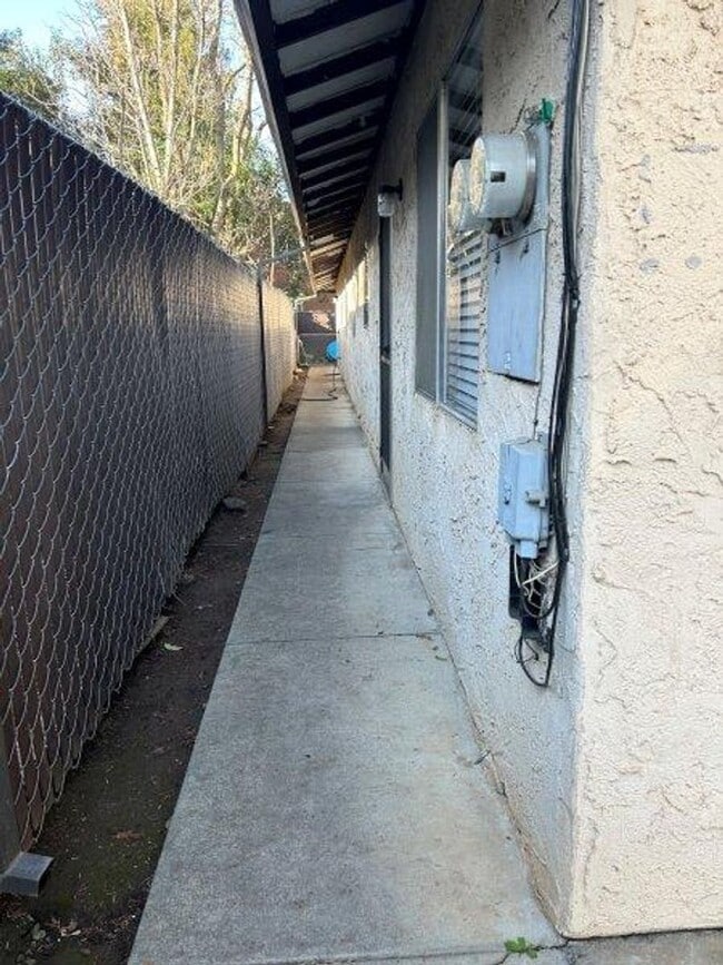 Building Photo - MOVE IN SPECIAL!!! $250 OFF FIRST MONTH'S ...