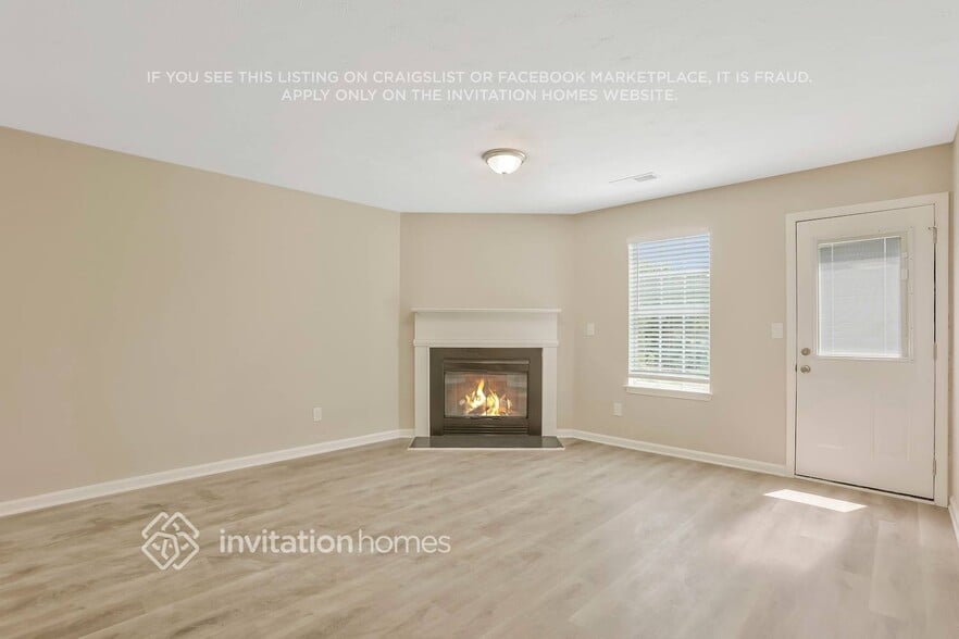 Building Photo - 6890 Smoke Ridge Dr