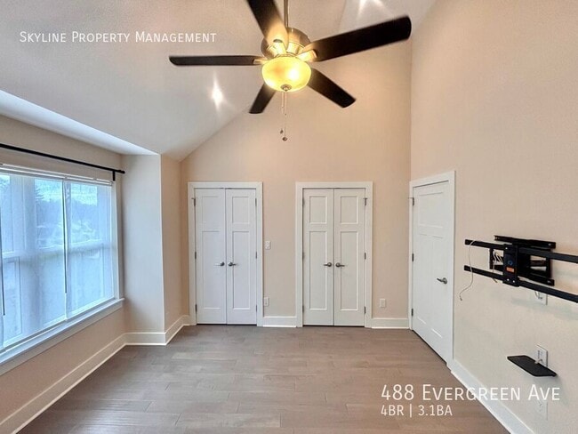 Building Photo - 488 Evergreen Ave