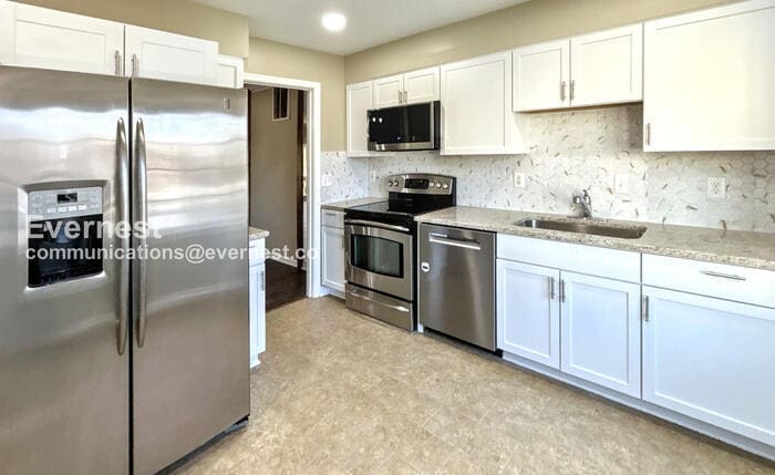 Building Photo - 11373 Cromwell Ct