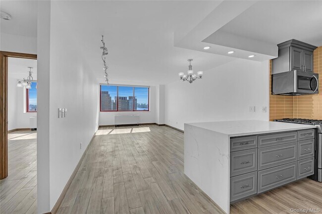 Building Photo - 4-74 48th Avenue Unit 25M
