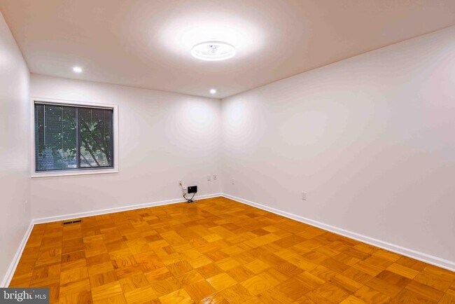 Building Photo - 1 Stonehenge Cir