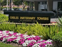 Building Photo - 90 Edgewater Dr