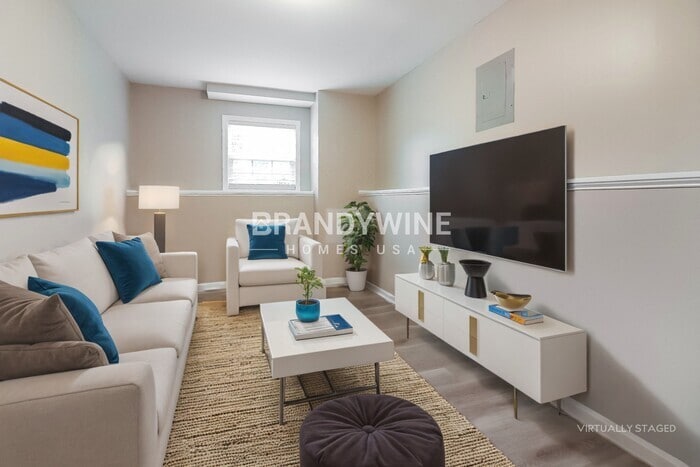 Building Photo - 106 W Laredo Trail