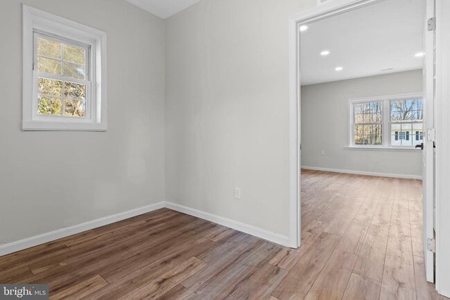 Building Photo - 46520 Rosewood Dr